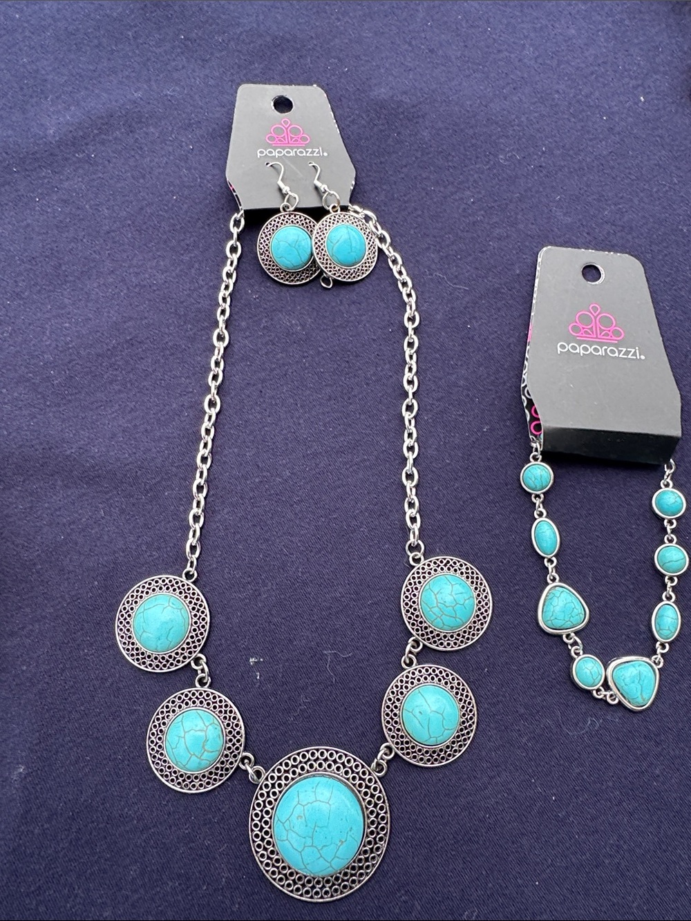 paparazzi Silver-Tone Turquoise Medallion Necklace with Earrings and bracelet